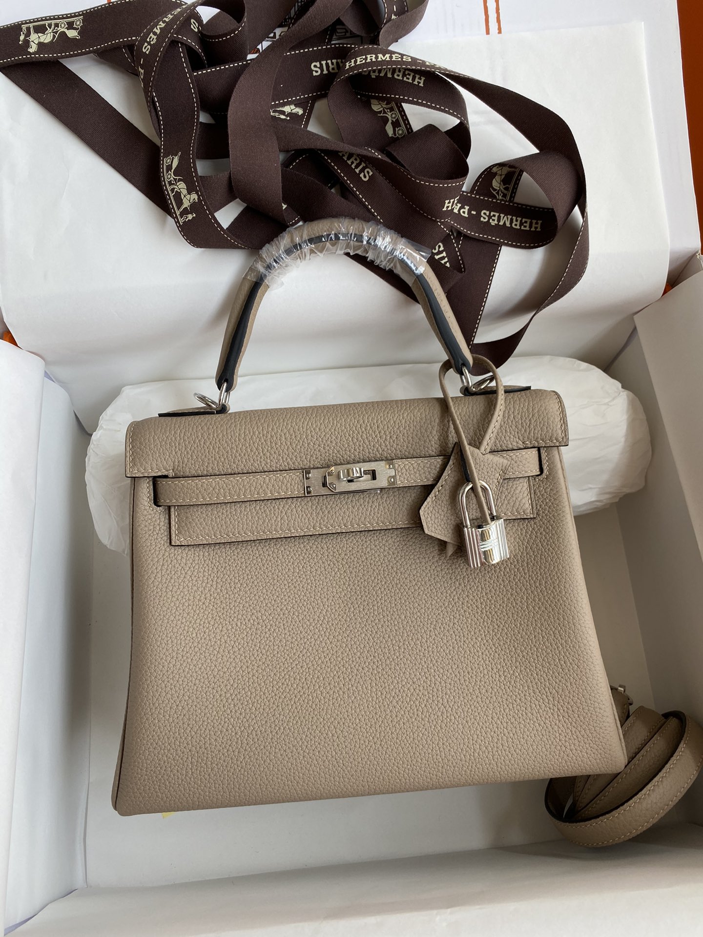 Hermes Kelly 25cm Handbag Shoulder Bag in Trench Togo Leather